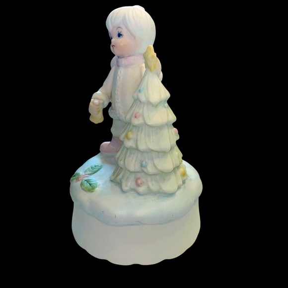 Vintage Rare Christmas Tree & Girl  Music Box Ceramic 6” Tall Wind Up - Picture 3 of 8